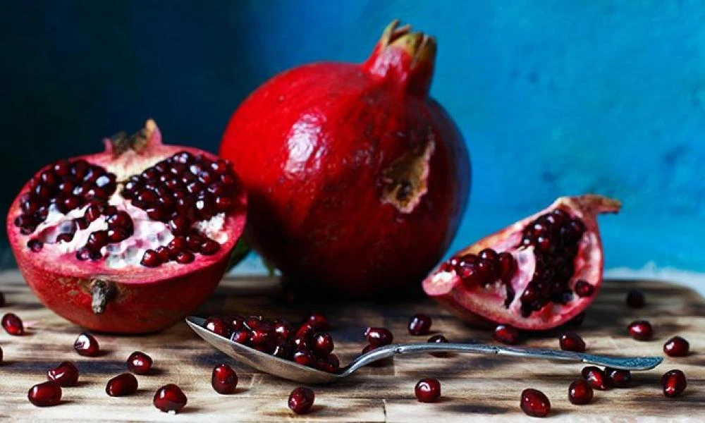 Τα έθιμα της Πρωτοχρονιάς στην Κύπρο: Τα κόλυβα, η ελιά, το ρόδι και η ...χτένα για τα γένια του Άη Βασίλη